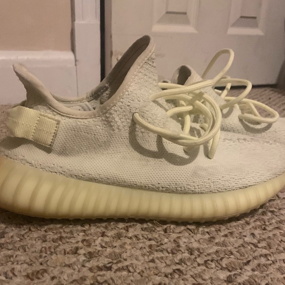 selling butter yeezys size 9 - Picture 4 of 4